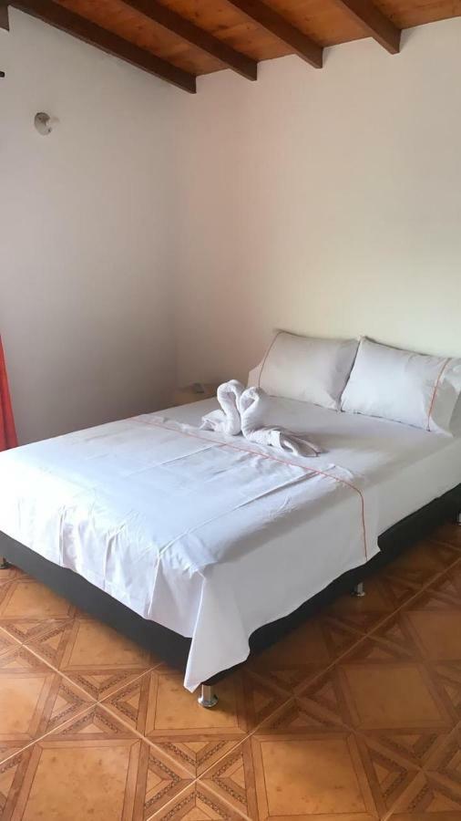Hospedaje 3 Esquinas Guatapé Zewnętrze zdjęcie