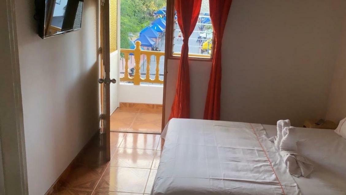 Hospedaje 3 Esquinas Guatapé Zewnętrze zdjęcie