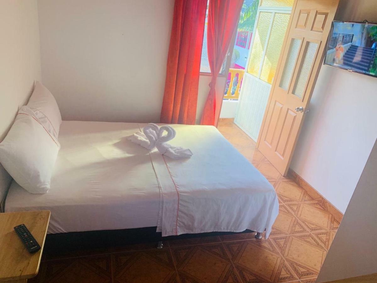 Hospedaje 3 Esquinas Guatapé Zewnętrze zdjęcie
